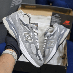 First Copy New Balance 2002R Sneakers