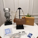 Coach Teri Shoulder Bag In Signature Canvas - Col-4